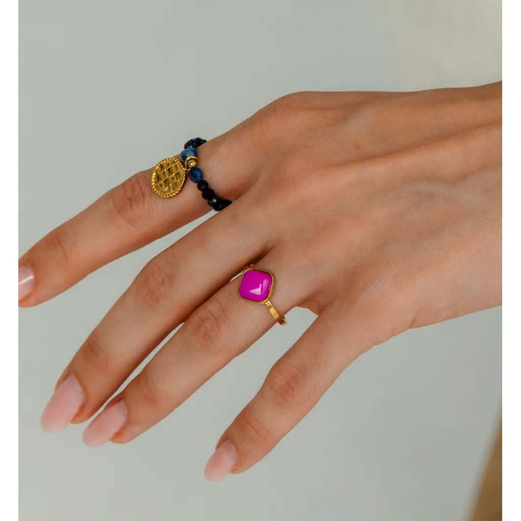 Fuchsia Island Agate Gold Ring Size US 7