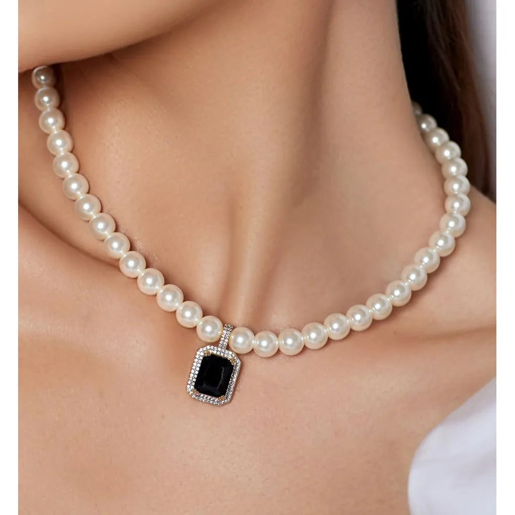 Black Crystal Pearl Necklace