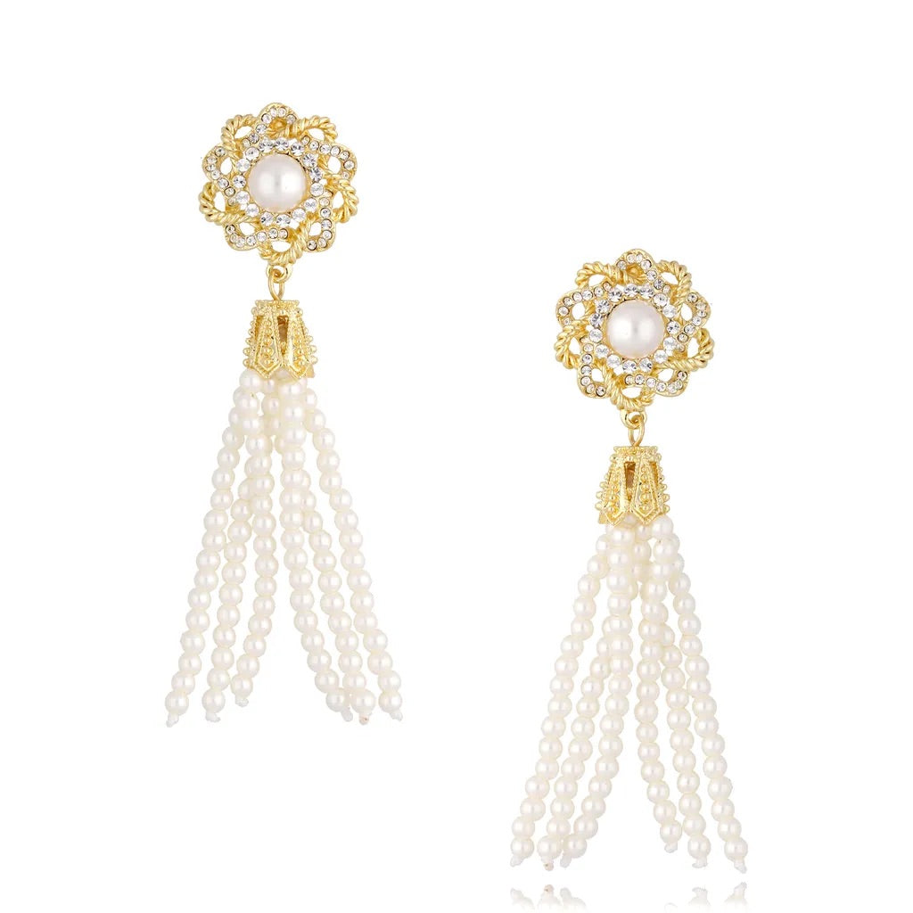 Claud Pearls Earrings